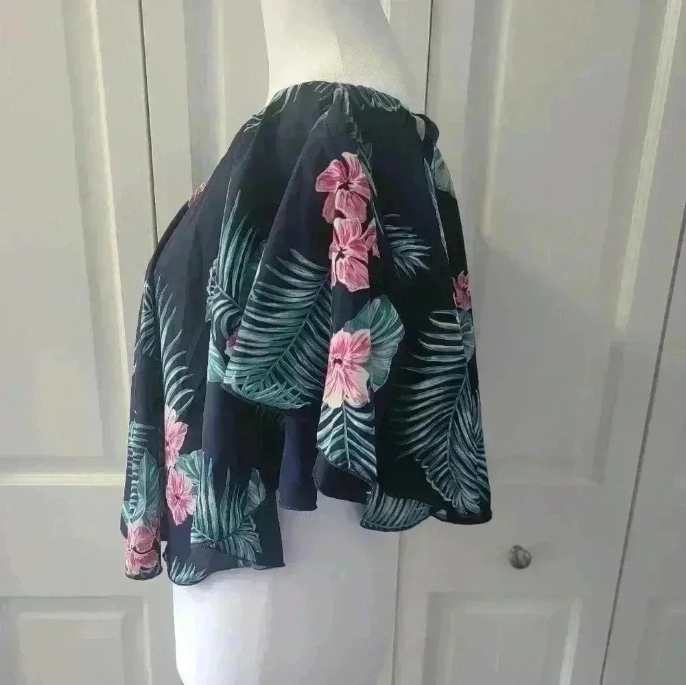 Cookies Clothing Co. HAWAII Green Leaf Cape Sleeve Off-Shoulder Crop Top, Sz MED - Picture 3 of 5
